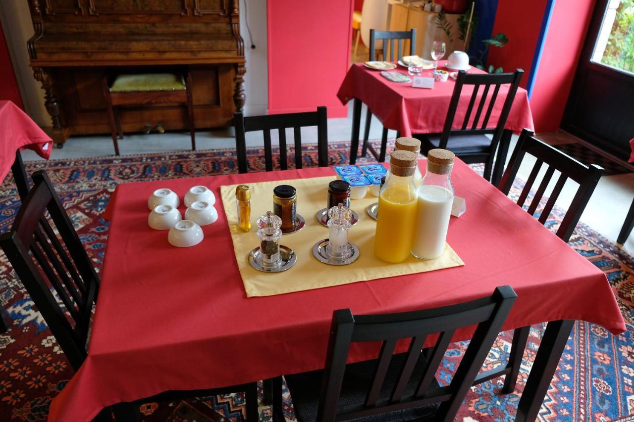 La Maison Jaune A La Janaie Parigne ภายนอก รูปภาพ